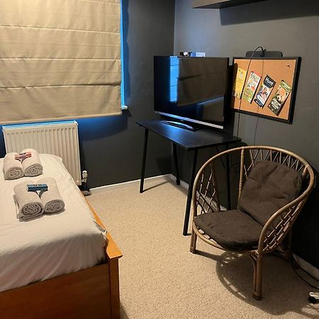 Stylish Double Room In Shared Apartment In Oxfordshire Εξωτερικό φωτογραφία